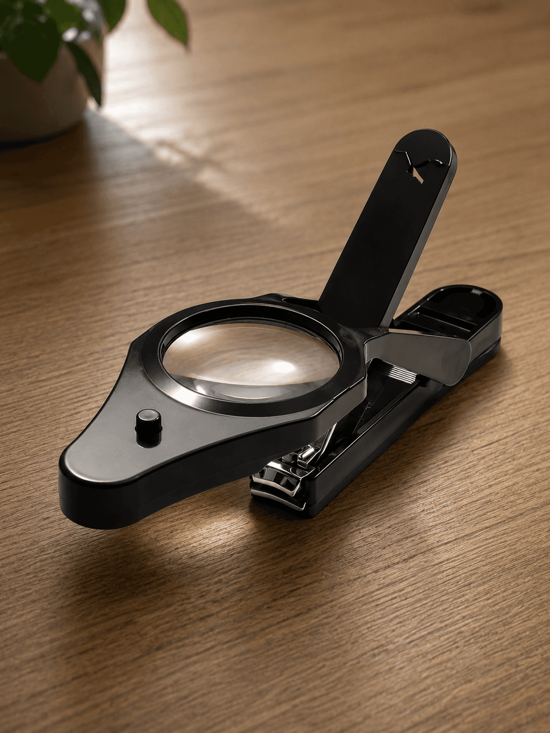 Nail Clippers with Magnifying Glass Folding LED Light